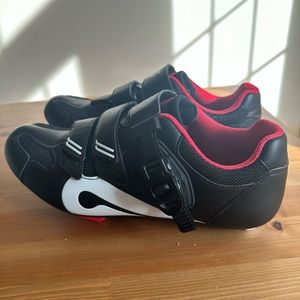 Peloton Shoes size 42 (Men’s 9, Women’s 11)